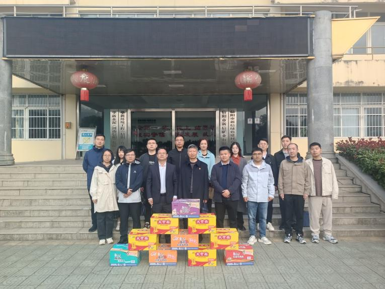 黨員助力靈山坡 礦業發展活力多——華信建投集團黨建品牌“機關黨員到一線”第25期